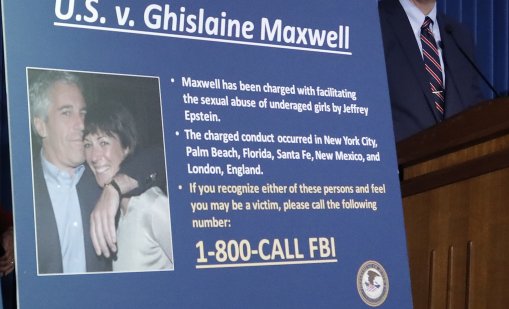 Игнорирайте го... Как елитът утешаваше Джефри Епстийн за престъпленията му