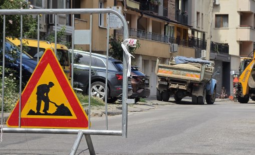 Вече цял месец в кв. "Дружба" няма топла вода, никой не казва кога ще я пуснат