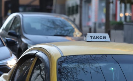 И таксиметровите шофьори се жалват от цените на горивата, курсовете излизали на загуба