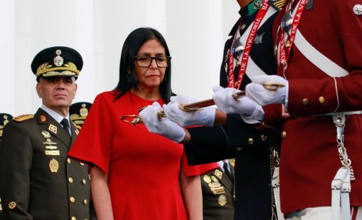Армията и полицията във Венецуела се заклеха във вярност на временния президент 