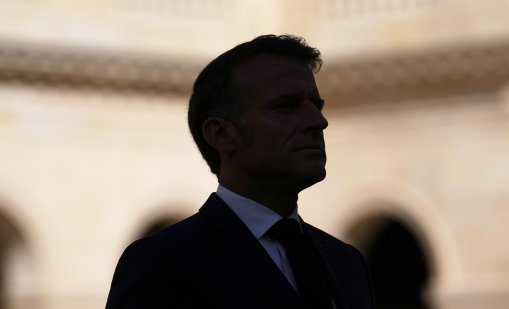 Макрон изравнява рекорд на Митеран - 7 премиери по време на президентството си
