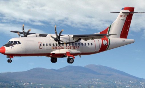 Самолет с 11 души на борда изчезна над планински район в Индонезия