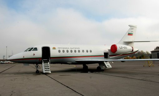 Продават правителствения "Фалкон" на търг с явно наддаване