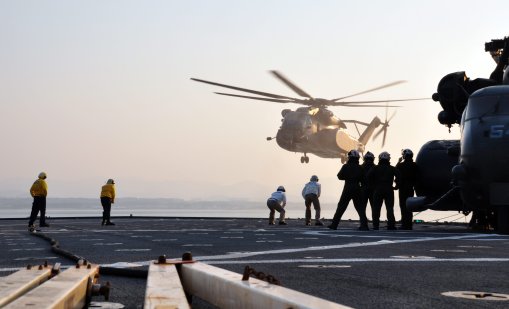 След десетилетие модернизация: USS Tortuga се завръща в строя