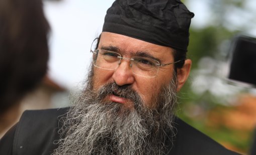 Архимандрит Никанор с атака по патриарх Даниил: Смесва жертвата с насилника