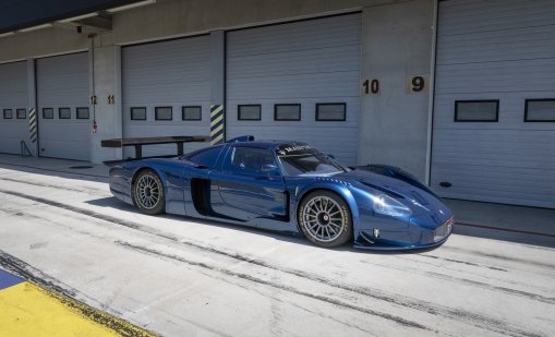 Maserati MC12 и GT2 Stradale Fuoriserie заемат централно място на Villa La Massa Excellence 2026