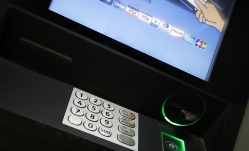 Смяната на лева с евро: Спират банковите карти около Нова година