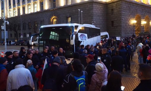 Протестиращи срещу Бюджет 2026 блокираха движението на Ларгото