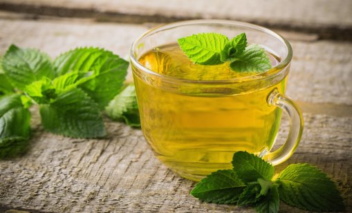 Чайове за енергия и добро храносмилане през пролетта