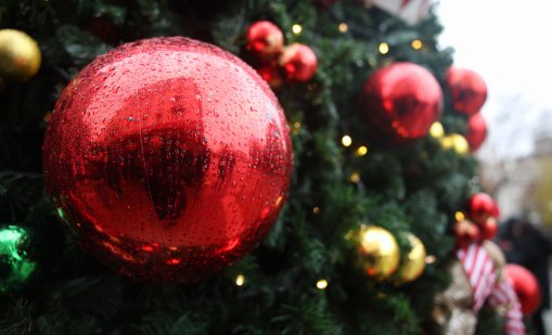 Кметът Терзиев ще запали светлините на коледната елха в София тази вечер