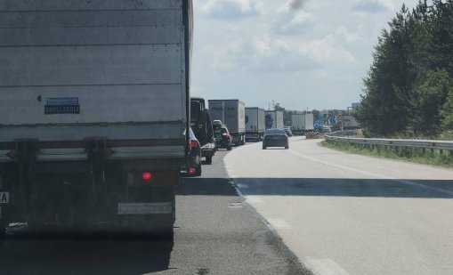 Огромно задръстване се образува на АМ "Тракия" в посока Бургас 