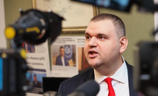 Пеевски е напуснал кабинета на Тодор Живков в НС 