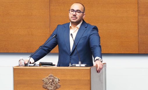 Парламентът отхвърли законопроекта на МЕЧ за ограничаване на хазарта 