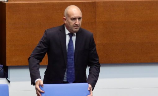 Радев към ПП: Битката с олигархията я водим, но битката с вашата глупост е трудна