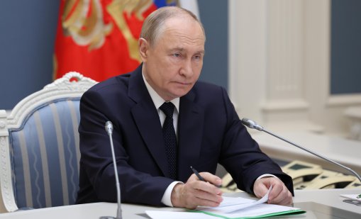 Владимир Путин наблюдава учение на руските стратегически ядрени сили