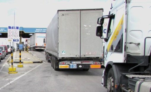 Само за ден: Тол камерите хванаха 485 камиона нарушители 