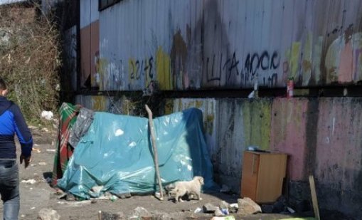 В "Столипиново" разчистват незаконни гаражи и дюкяни