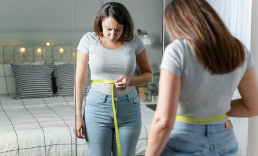 Как да намалим натрупването на мазнини около талията след 40+