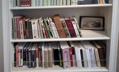 Русия постави етикети за опасността от наркотиците върху книги на Пушкин, Гогол и Булгаков