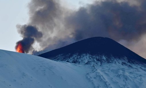 Вулканът Етна отново се активизира