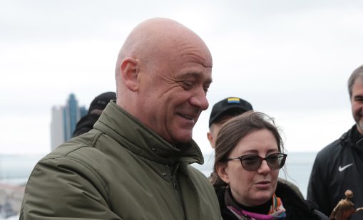 Зеленски отстрани влиятелен кмет: Дали това беше заграбване на властта?