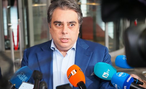 Асен Василев: Увеличените разходи в бюджета са по абсолютно скандални пера