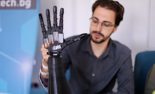 В кадър: Robotics Strategy Forum 2026 събира индустрията, автоматизацията и AI