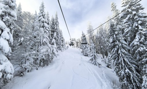 Снежната покривка в Пампорово достигна 20 см