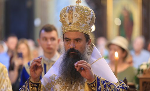 Вярващи освиркваха Митрофанова в "Св. Неделя", патриарх Даниил прекъсне литургията