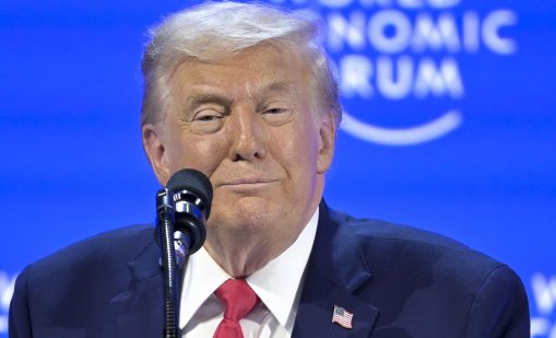 Тръмп се изгаври със семейство Макрон