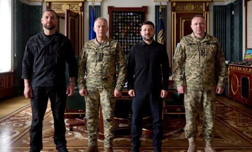 Освободените Сирски и Гнатов ще останат като съветници на новото командване