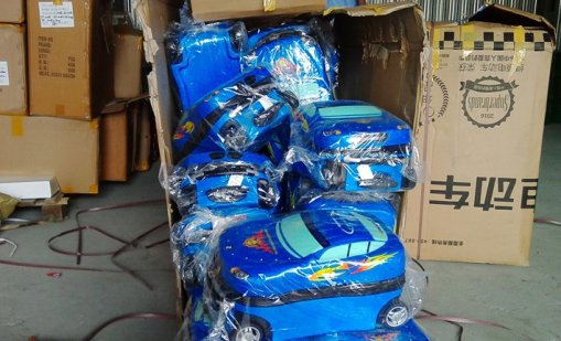 Полицията разкри шивашки цех, произвеждал имитации на популярни детски дрехи