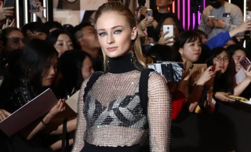 Сбогом Дакота... Софи Търнър e новата любима на фронтмена на Coldplay Крис Мартин