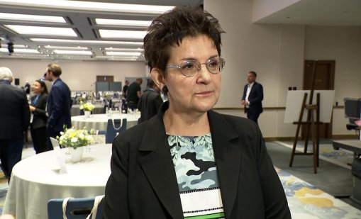 Петкова разясни за данъците, свръхпечалбата и по-високите ваучери за храна