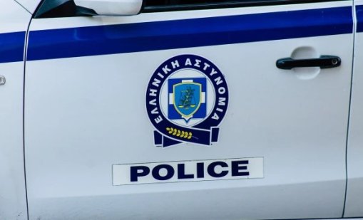 Мъж влачи до смърт куче с колата си