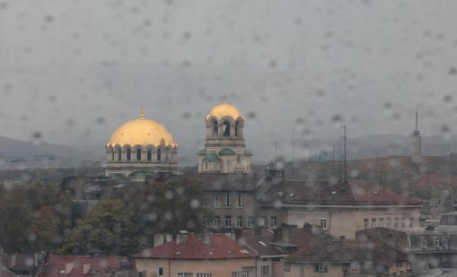 Жълт код за валежи в няколко области в страната 