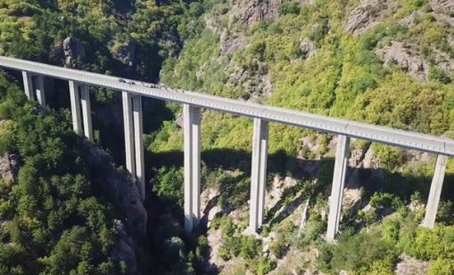 Младеж е паднал от 100-метров мост край Клисура