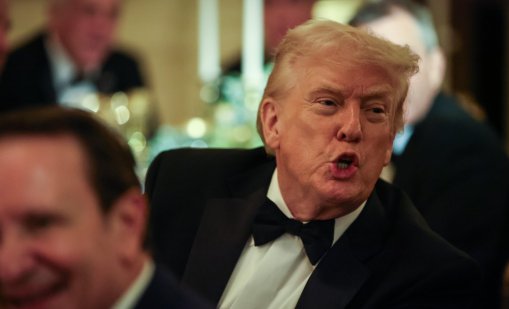 Тръмп изпраща болничен кораб USNS Mercy в Гренландия