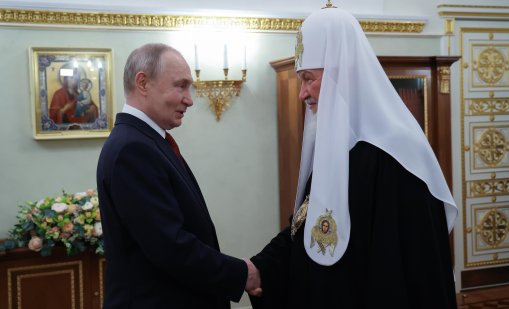 Патриарх Кирил и Путин: Църквата има интерес от танковете и дроновете