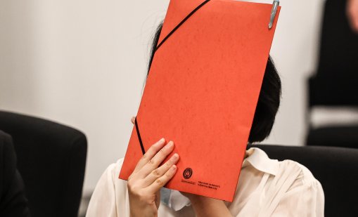 Съпругата на руски активист в изгнание го обвини в шпионаж