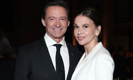 Хю Джакман и Сътън Фостър заминаха на романтична почивка в Коста Рика