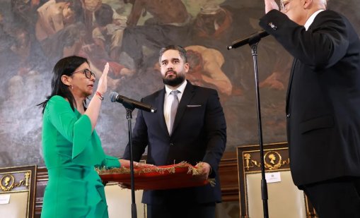 Делси Родригес положи клетва като временен президент на Венецуела