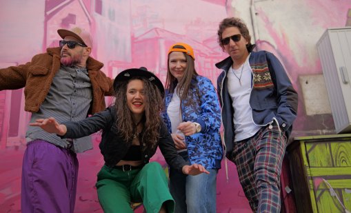 Greesh се завръща, но като квартет със сингъла "Кой си" ВИДЕО