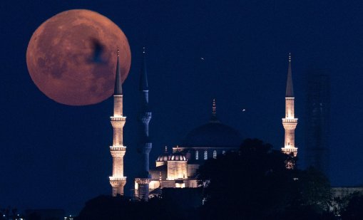 Турция ще достигне Луната през 2027 г. със собствен ракетен двигател