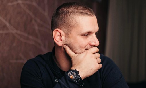 Симон Милков без допуск до НС, беше изведен от фоайето пред пленарната зала