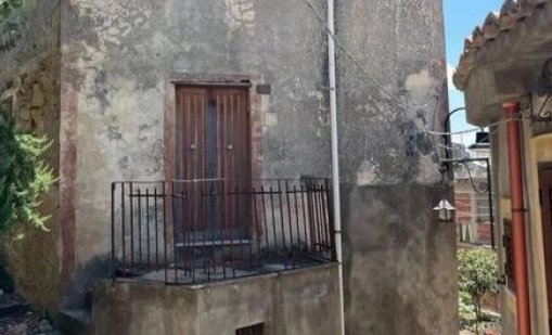 Къща в едно от "най-красивите места на Италия", се продава за... 5000 евро
