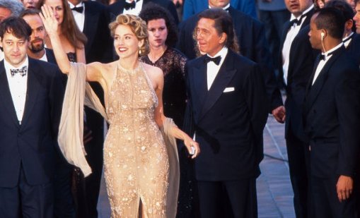 Най-запомнящите се рокли на Valentino, носени от звезди на червения килим