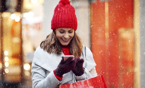 Как социалните мрежи влияят на празничното настроение?