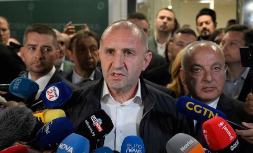 Пилот на изтребител, президент, бъдещ премиер: Радев обеща да се бори с мафията