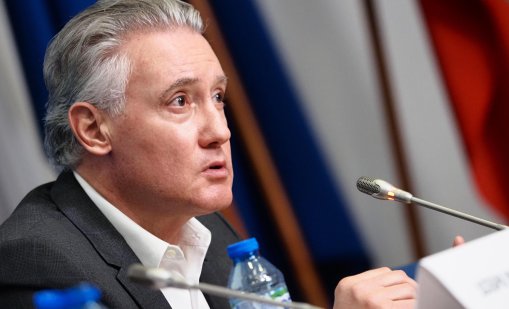 Домусчиев: Корабът потъва, а оркестърът на заемите свири